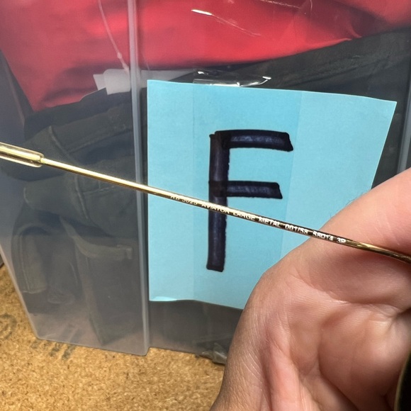 Ray Ban Gold Aviator Sun Glasses - Picture 6 of 6